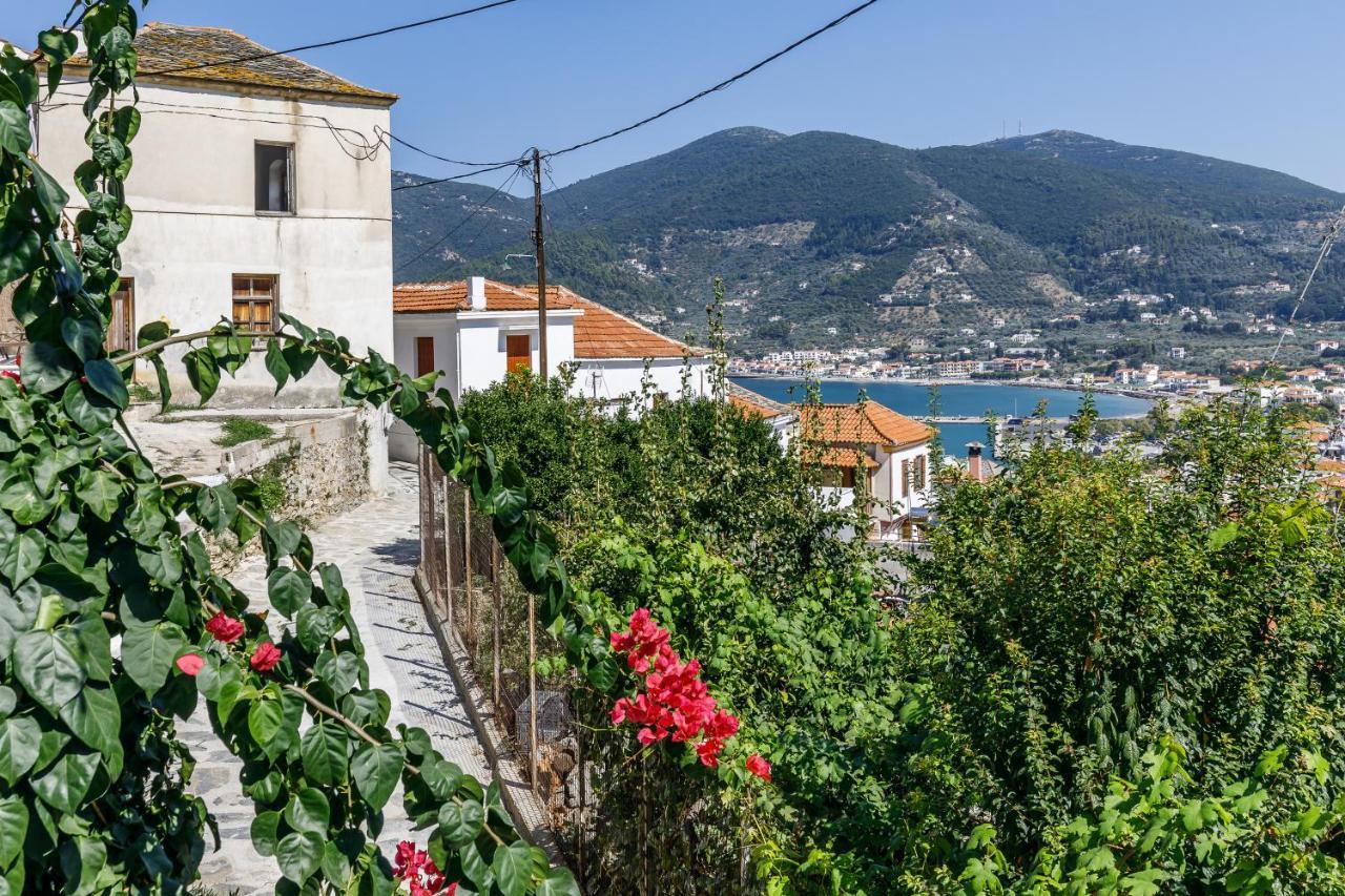 Breezy Rooftop House Skopelos Town Exterior photo