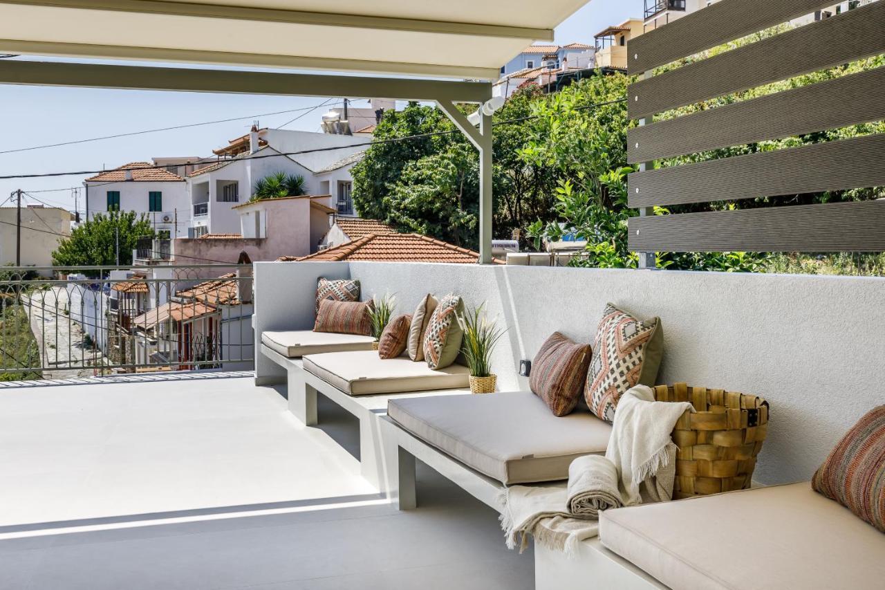Breezy Rooftop House Skopelos Town Exterior photo