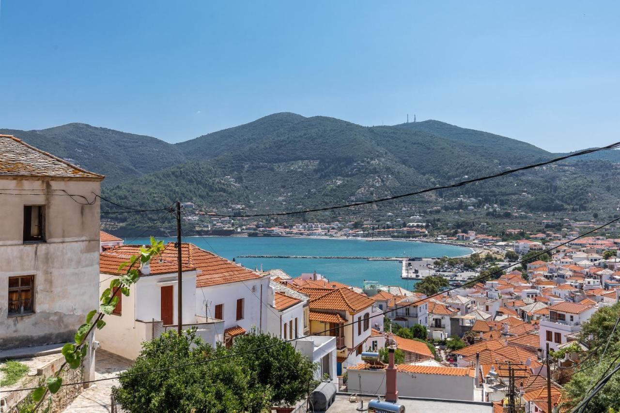 Breezy Rooftop House Skopelos Town Exterior photo
