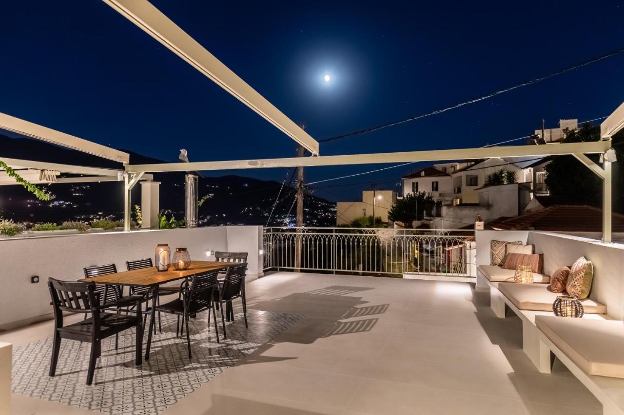 Breezy Rooftop House Skopelos Town Exterior photo