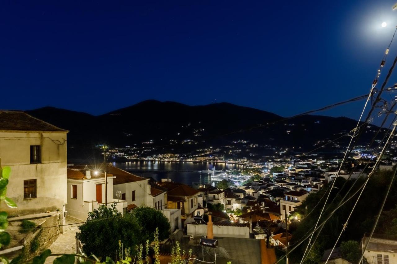 Breezy Rooftop House Skopelos Town Exterior photo